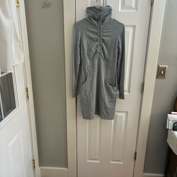 Athleta Gray Long Sleeve Hooded Dress - Picture 5 of 7